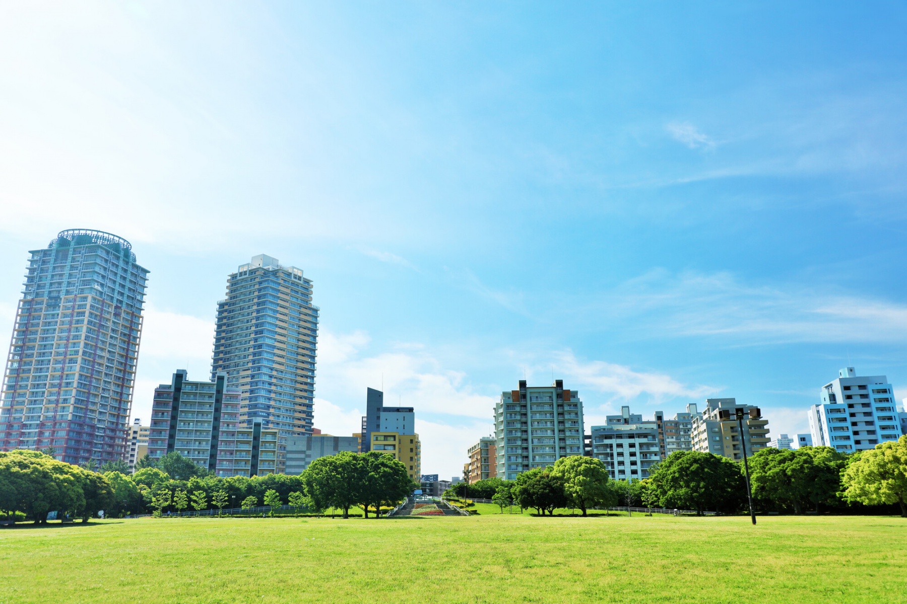 マンション経営の年収はいくら? 収入の内訳と支出、年収アップのポイントを解説